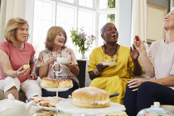 friends talking about What to wear for afternoon tea