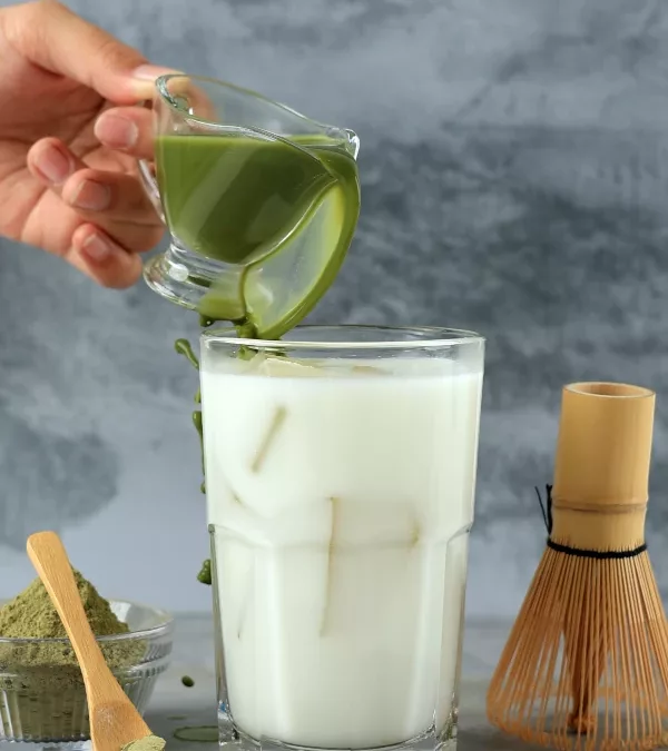 the ultimate guide to making iced matcha boba milk tea at home